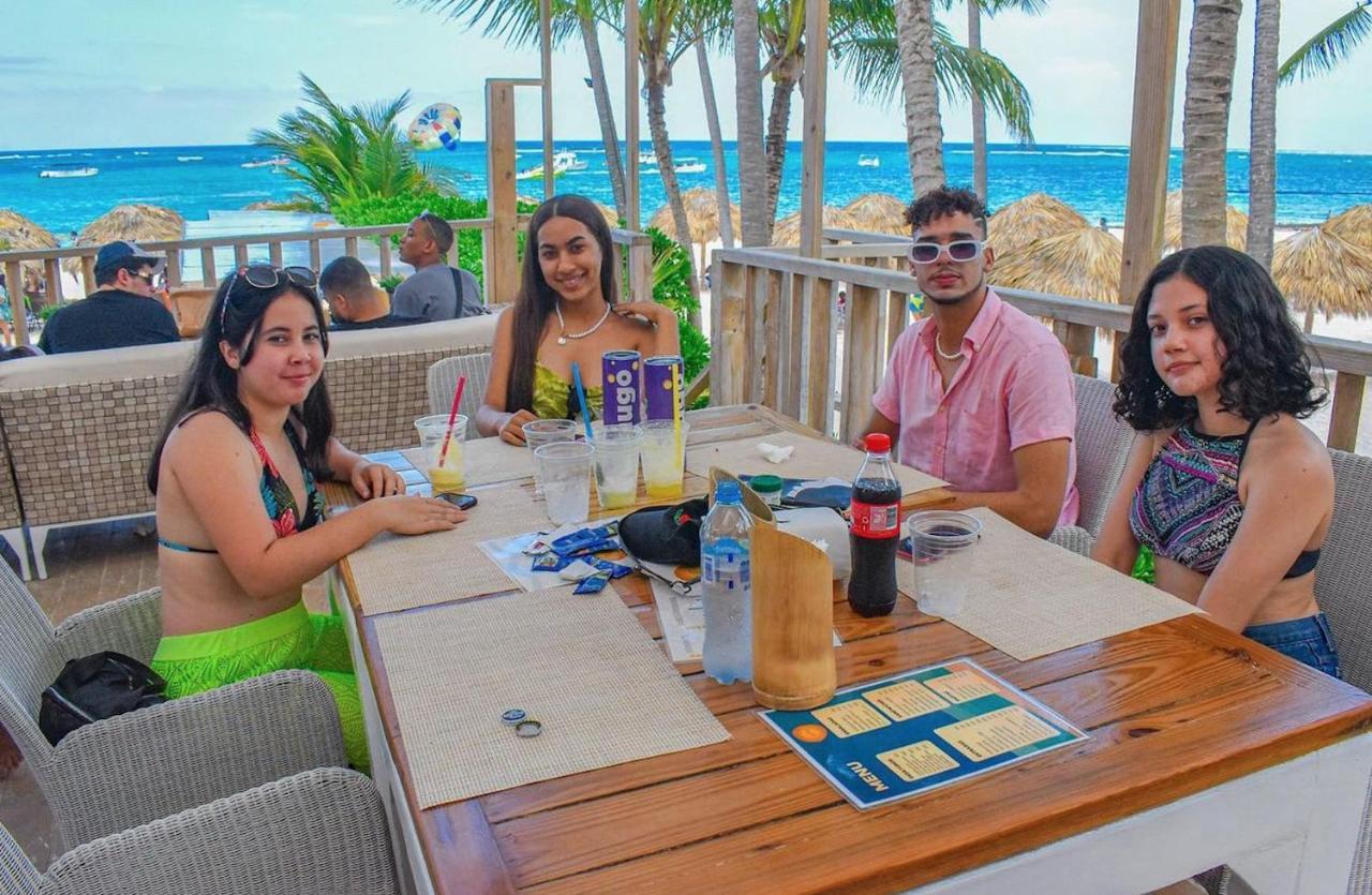 Los Corales Villas And Suites - Beach Club, Spa, Restaurants Пунта Кана Екстериор снимка